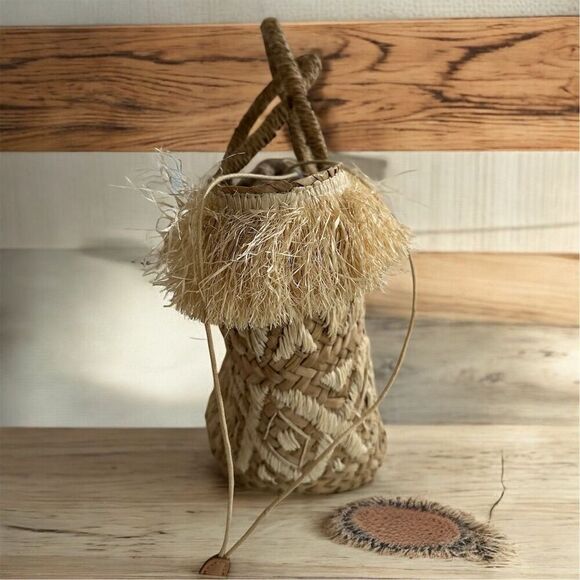 KAYU Women's Handwoven Natural Straw Basket Fully Lined Tote Drawstring Closure - Picture 4 of 12
